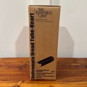 NIB The Pampered Chef Valtrompia Bread Tube - Heart